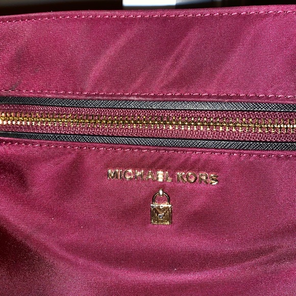 Michael Kors crossbody purse - Picture 3 of 4
